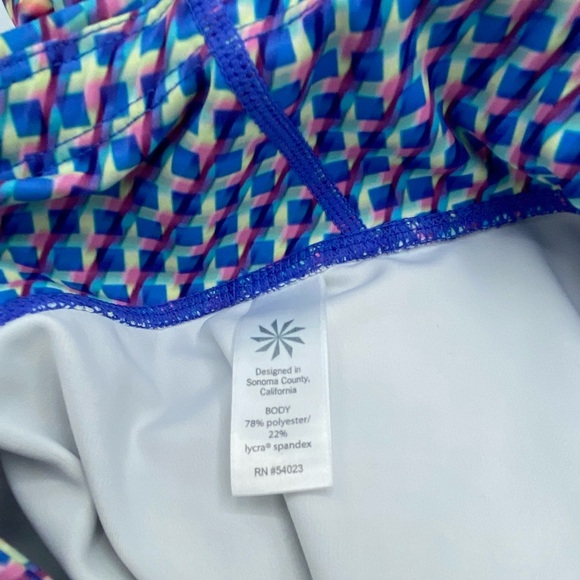 Athleta Vivid Sonar Ombré Capri Yoga Pants Leggings Size Small—Like New - Picture 8 of 9